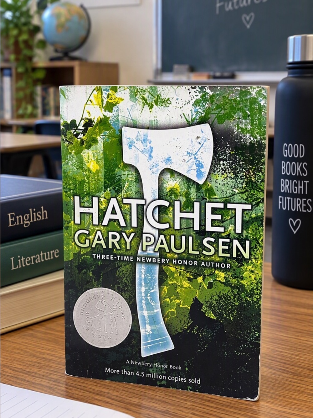 📚 Hatchet by Gary Paulsen - Award-Winning Survival Classic Paperback